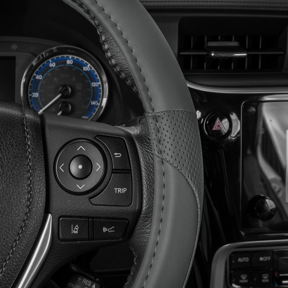 MotorTrend Soft Touch Perforierte Mikrofaser-Lenkradabdeckung (Fits 14.5' - 15.5')