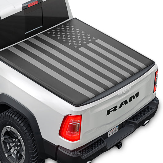 MotorBox USA Black American Flag Soft Roll-Up Retractable Tonneau Cover für Ram 1500 (2002 - 2023), Ram 2500 (2003 - 2020), Ram 3500 (2003 - 2020) - 6,4' Bett