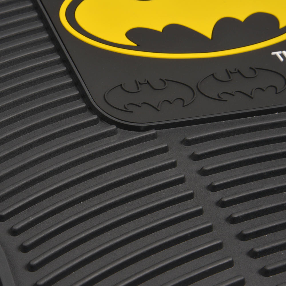 BDK Armored Super Hero Car Floor Matts - Offiziell lizenzierte DC Comics - All Weather Heavy Duty Auto Interieur Liners für Auto Truck Van SUV (Mehrere Stile)
