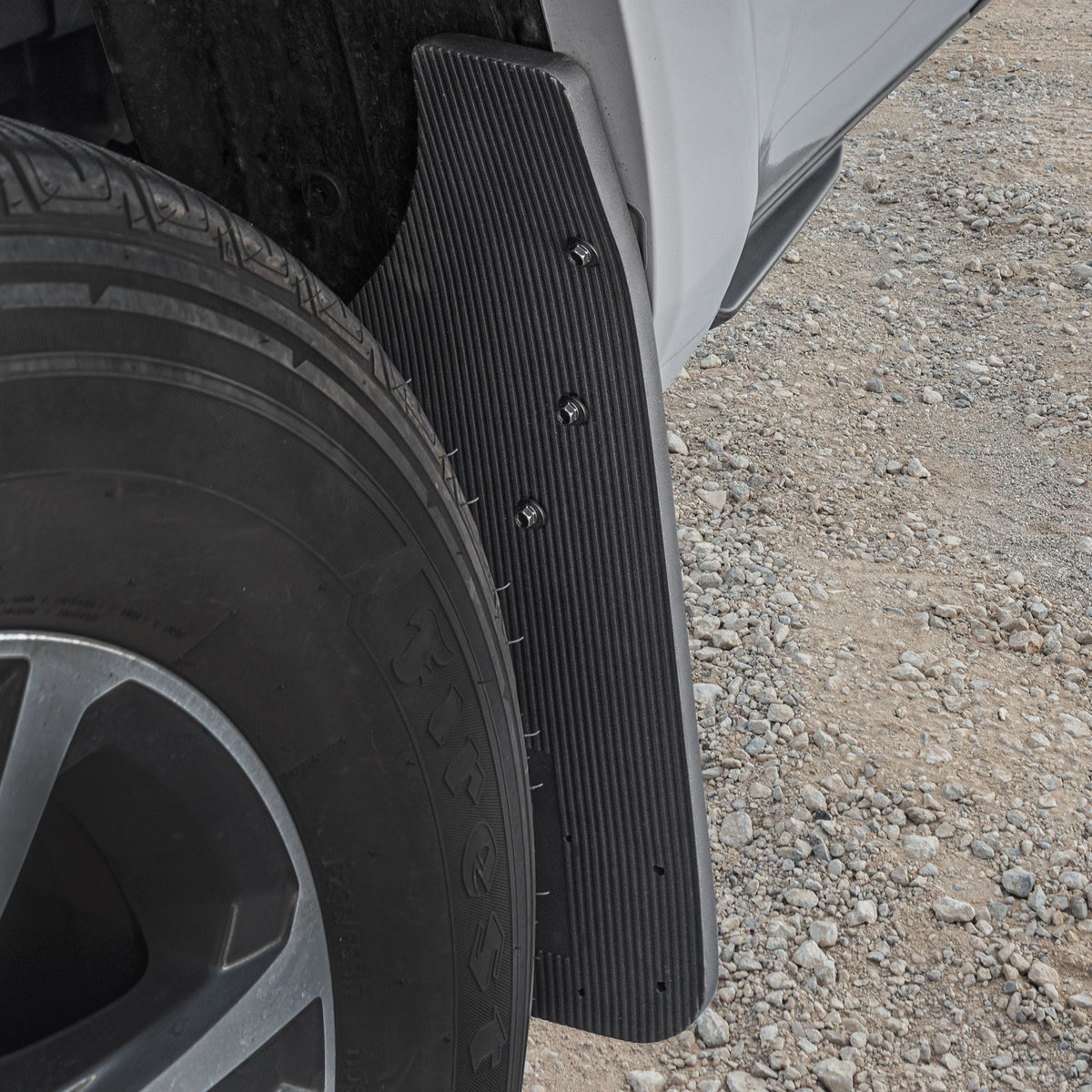 CAT 2-Pack Ultra Tough Gummischlamm Flaps Splash Guards mit Reflektoren