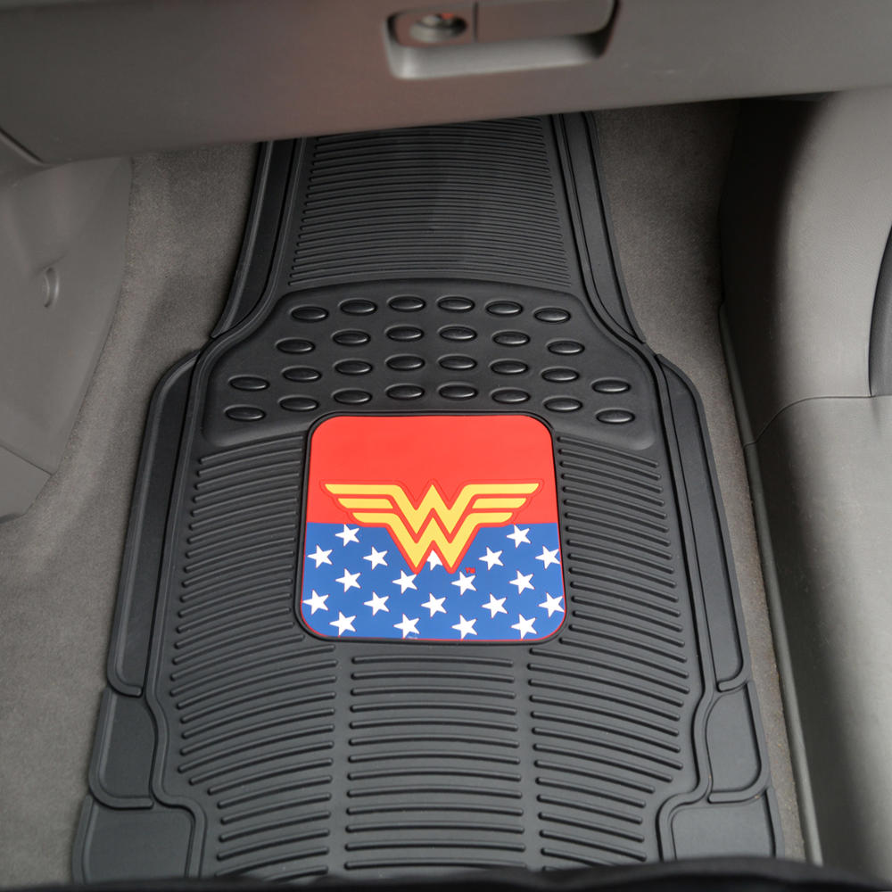 BDK Armored Super Hero Car Floor Matts - Offiziell lizenzierte DC Comics - All Weather Heavy Duty Auto Interieur Liners für Auto Truck Van SUV (Mehrere Stile)