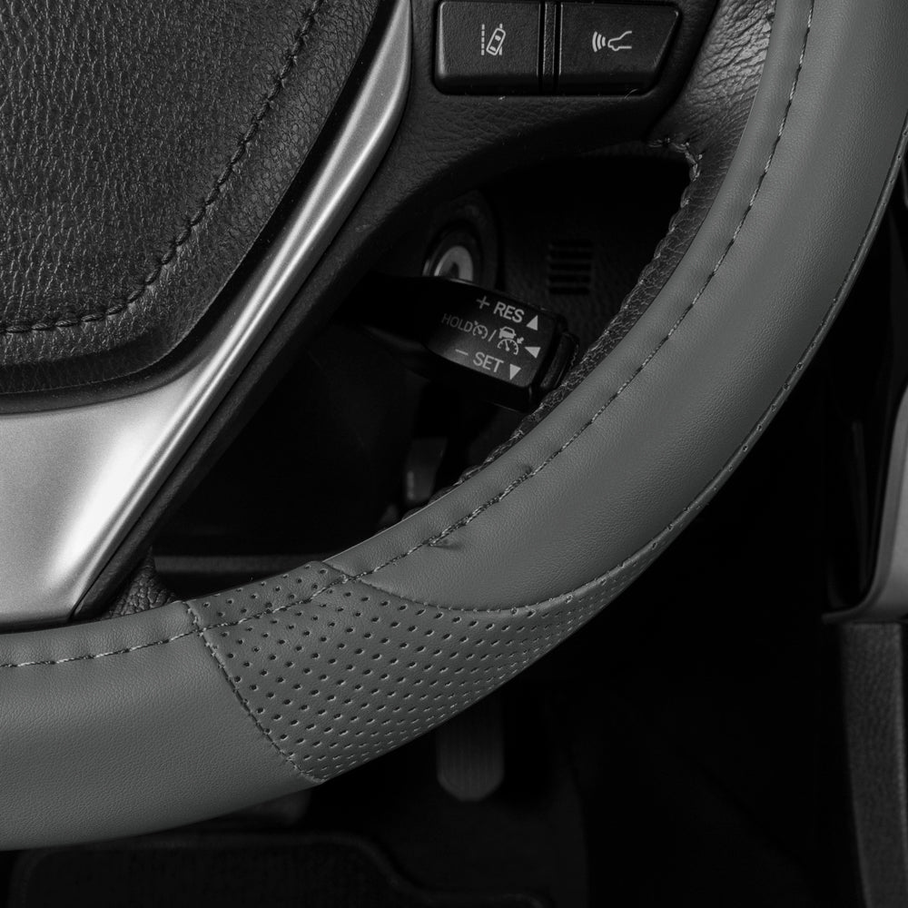 MotorTrend Soft Touch Perforierte Mikrofaser-Lenkradabdeckung (Fits 14.5' - 15.5')