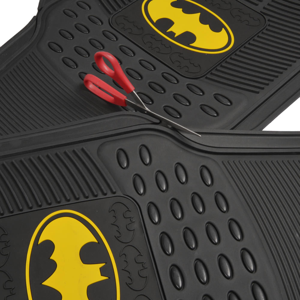 BDK Armored Super Hero Car Floor Matts - Offiziell lizenzierte DC Comics - All Weather Heavy Duty Auto Interieur Liners für Auto Truck Van SUV (Mehrere Stile)