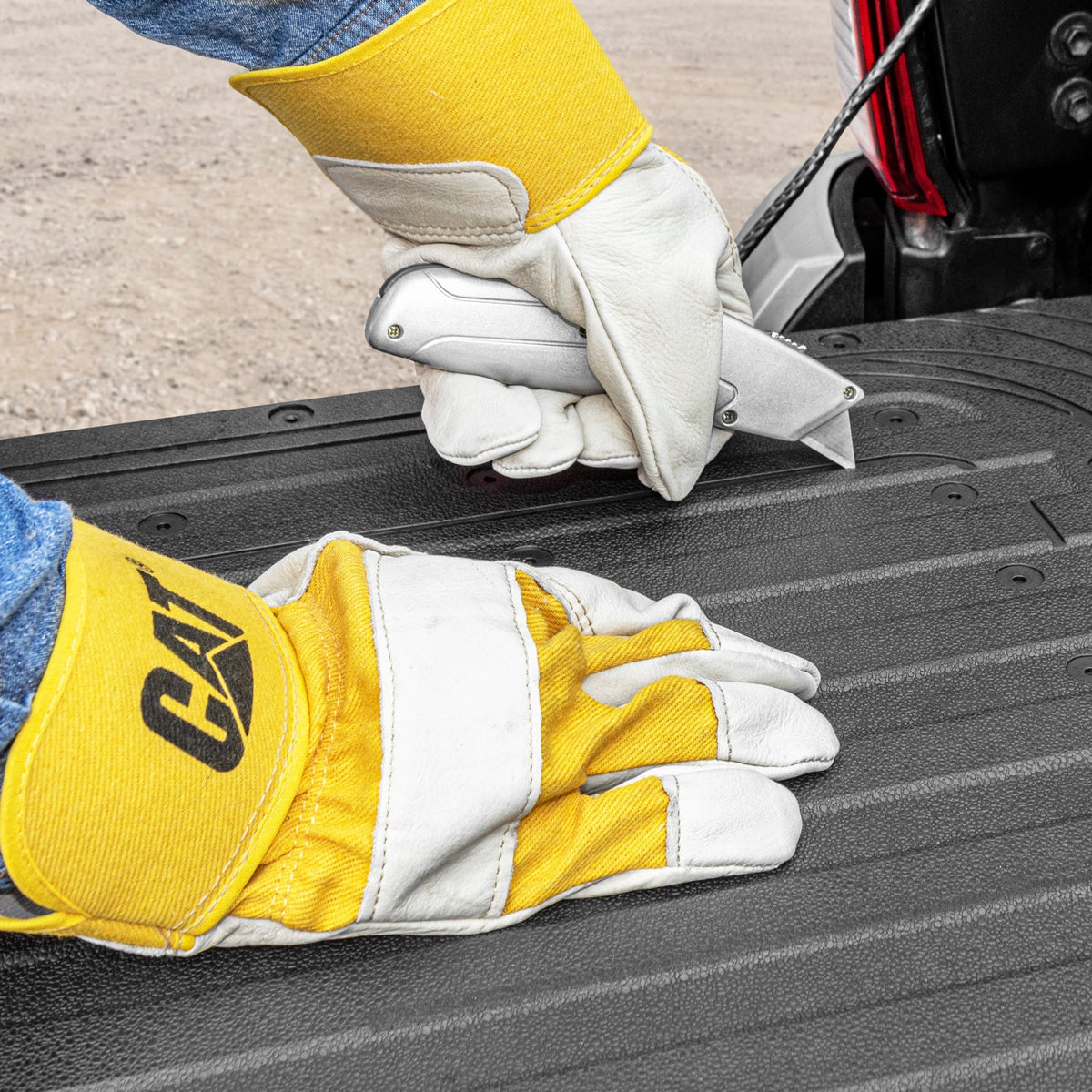CAT Ultra Tough Trunk / Cargo / Tailgate Mat Protector - Schwere Pflicht, All Weather, Trim to Fit (62 'x 21')