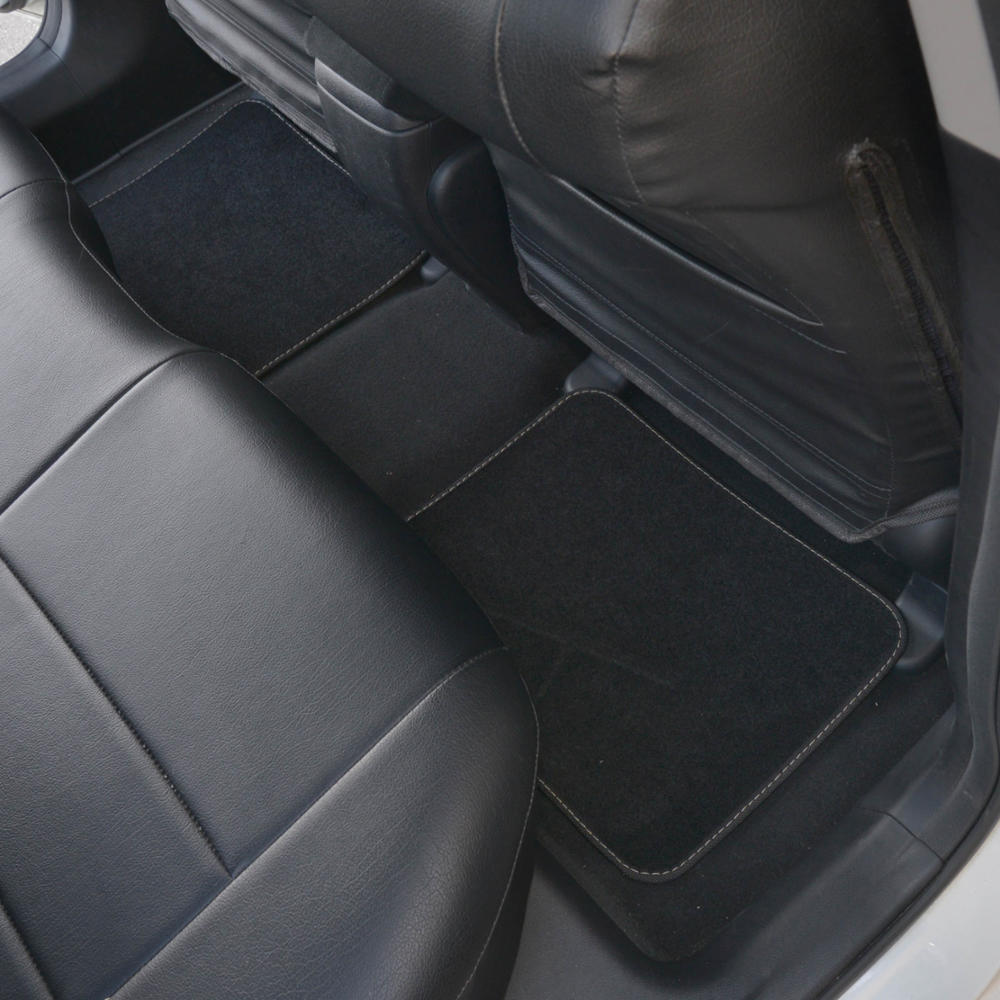 Warner Bros Looney Tunes 4-Stück Tazmanian Devil Front Floor Mats und Rear Floor Mats